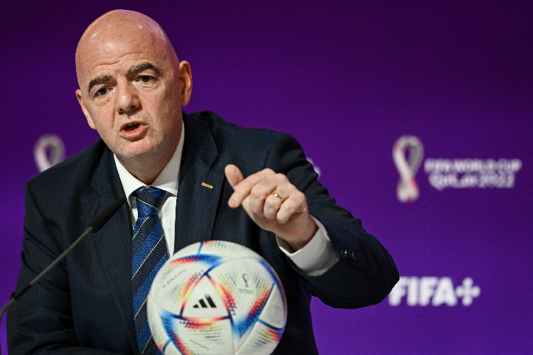 Presidente da Fifa rebate crticas  Copa do Mundo no Catar: 'No assista'